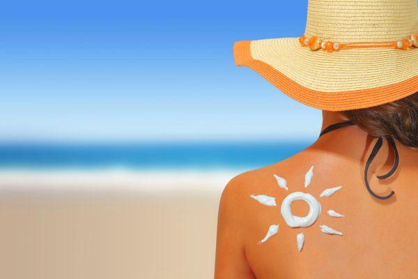 सनस्क्रीन त्वचा कैंसर का खतरा 40 फीसदी घटाने में सक्षम