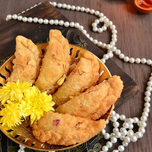 नये स्वाद में पनीर व किशमिश की गुझिया-Paneer Kishmish Gujiya