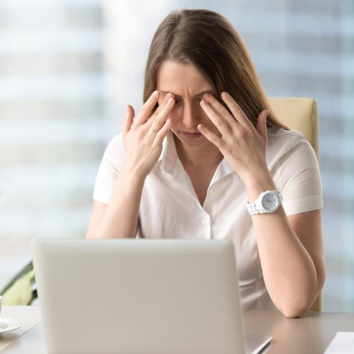 आंखों की दुश्मन हैं ये आदतें, ऐसे करें बचाव