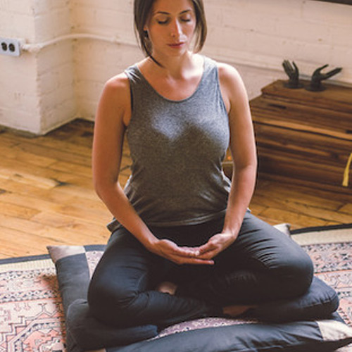 मानसिक रूप से रहना है स्वस्थ, तो रखें मौन व्रत