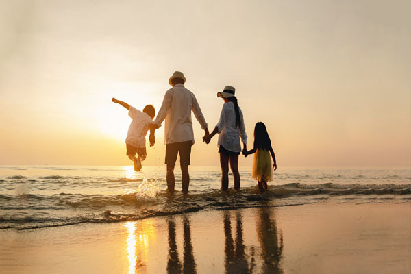 Travel Tips: फैमिली के साथ है गर्मियों की छुट्टियों में घूमने का प्लान, तो ध्यान रखिए यह बात