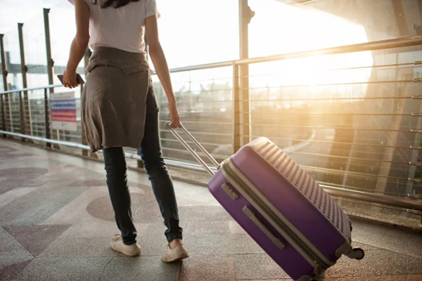 Travel Tips: एयरपोर्ट पर मुंह से निकले इन शब्दों पर होगी जेल, ट्रैवल के टाइम रहें सावधान