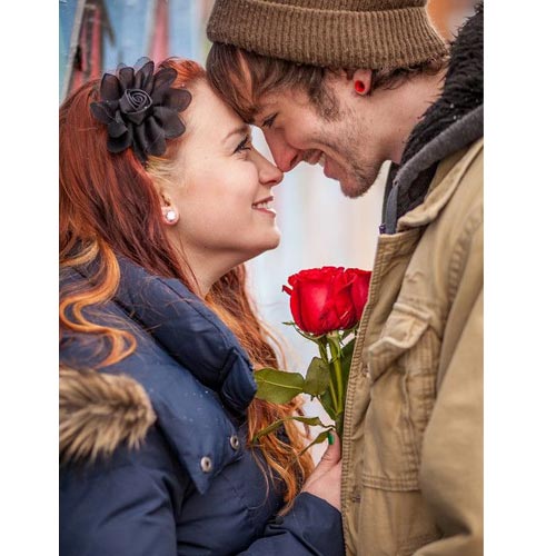 Valentine day पर  अपने रिश्ते में बिखेरें नई खुशबू