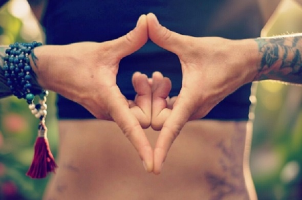 थायरॉइड और पीसीओडी में सहायक है योग की योनि मुद्रा, हार्मोनल संतुलन को करती है बेहतर
