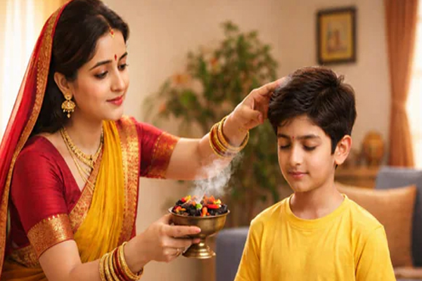 Vastu Tips: नजर उतारने के लिए कितनी बार हाथ घुमाना चाहिए, जानिए नियम