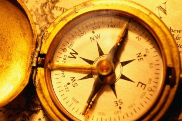 Vastu Tips: सफलता चूमेगी आपके कदम, वास्तु के ये नियम बदल देगी जिंदगी