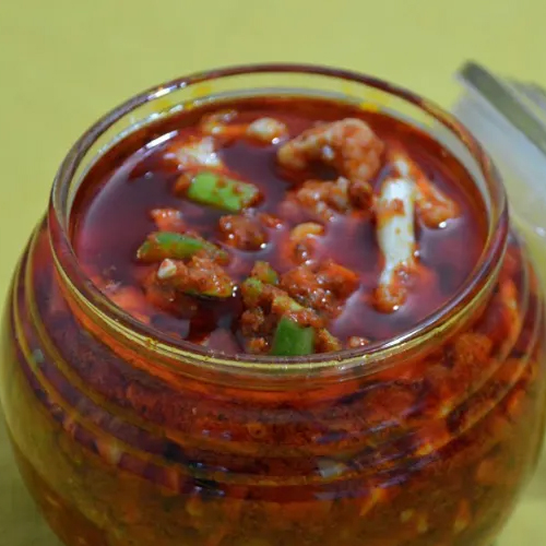 लंबे समय तक फ्रेश रखना है अचार, फॉलो करें ये टिप्स सालों तक नहीं लगेगी फफूंदी