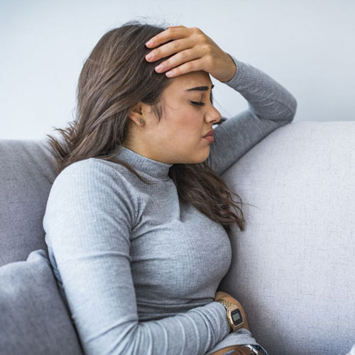 सर्दियों में क्यों बढ़ जाती हैं सिरदर्द और माइग्रेन की शिकायतें! जानिए आयुर्वेद में क्या है वजह
