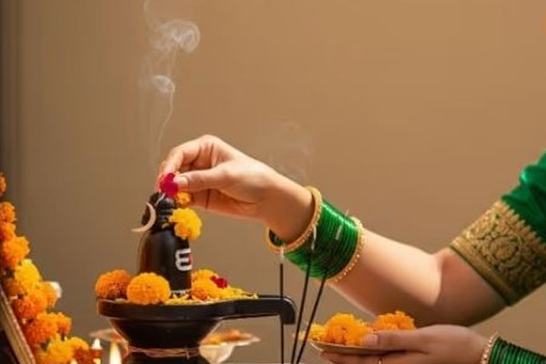 सावन में महिलाओं को नहीं पहनना चाहिए ज्यादा गहने, इन गहनों को माना जाता है शुभ