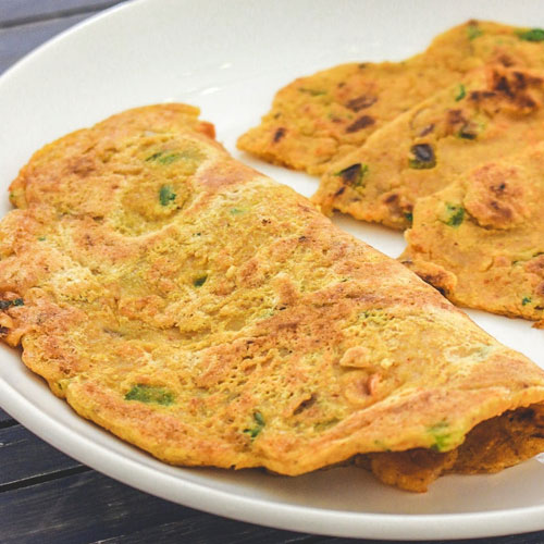 सुबह के नाश्ते में चाव से खा सकते हैं ओट्स का चीला, ये है आसान रेसिपी