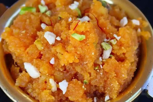मिनटों मेंमेहमानों के लिए बना सकते हैं मूंग दाल हलवा, जानिए क्या है रेसिपी