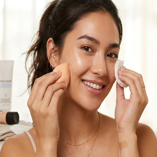 शीशा जैसा चमकने लगेगा चेहरा फ्लॉलेस बेस के लिए अपनाएं यह खास मेकअप रूटीन